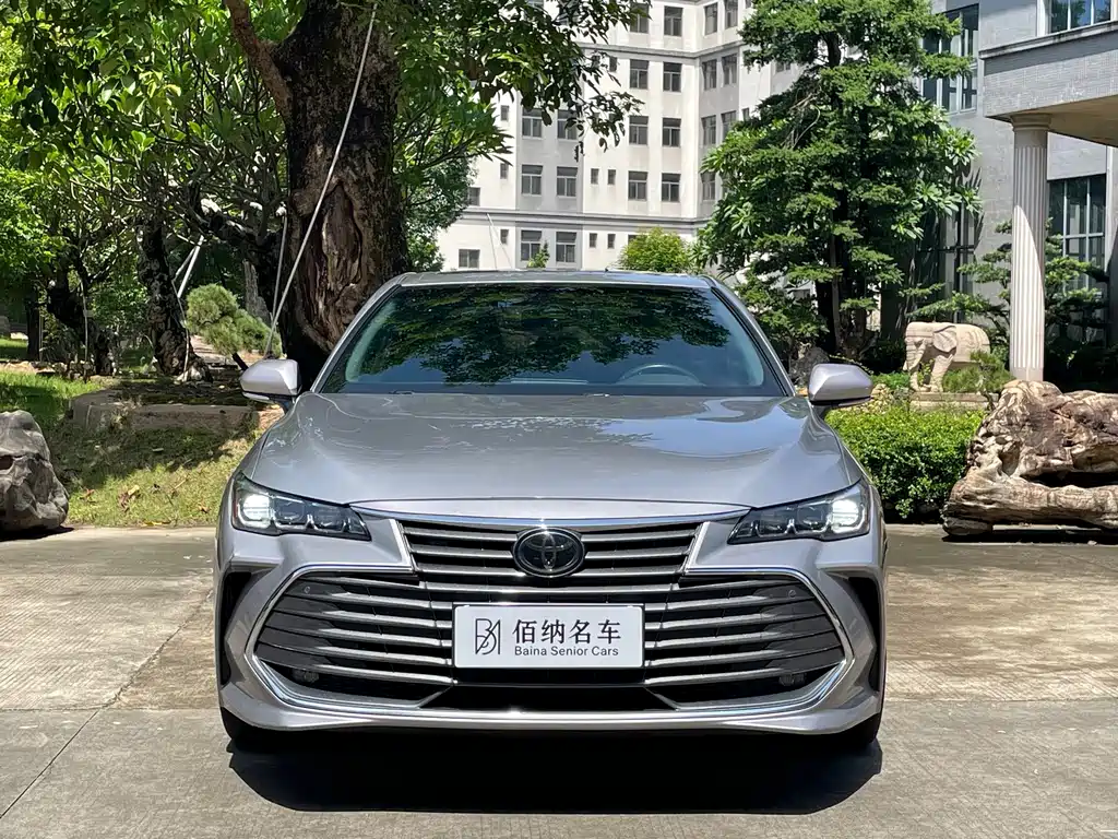 Toyota Avalon — фото 2