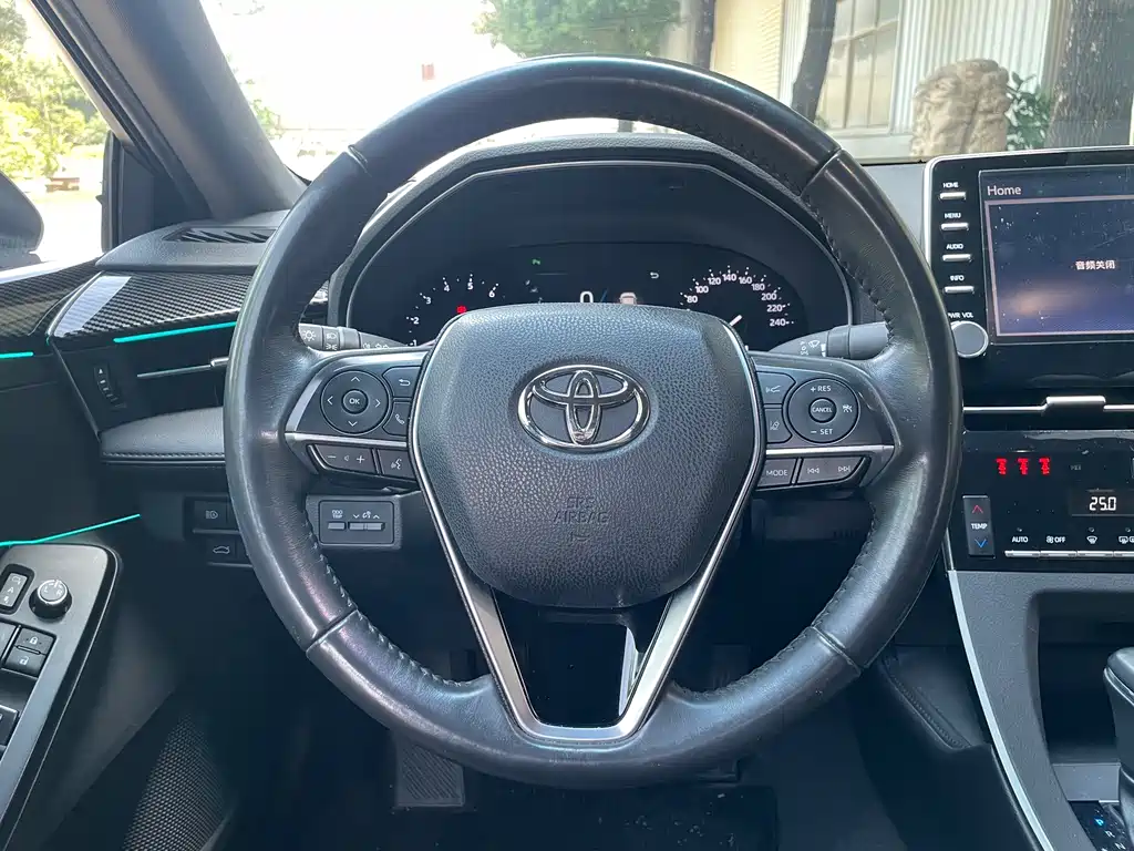 Toyota Avalon — фото 15