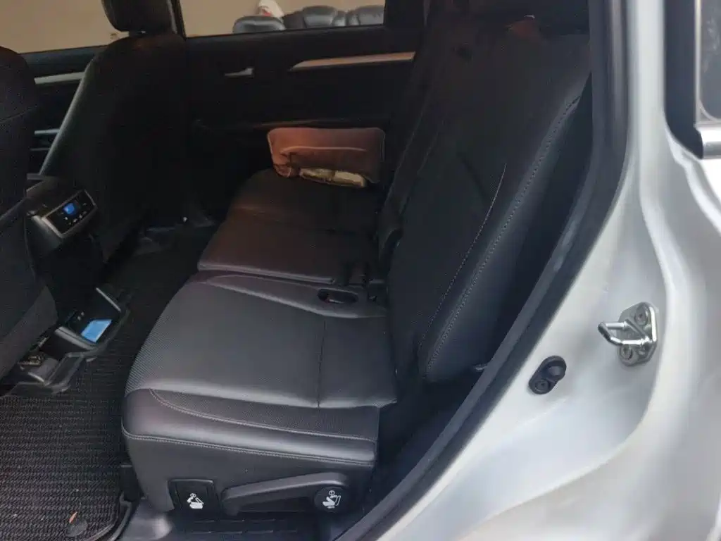 Toyota Highlander — фото 15