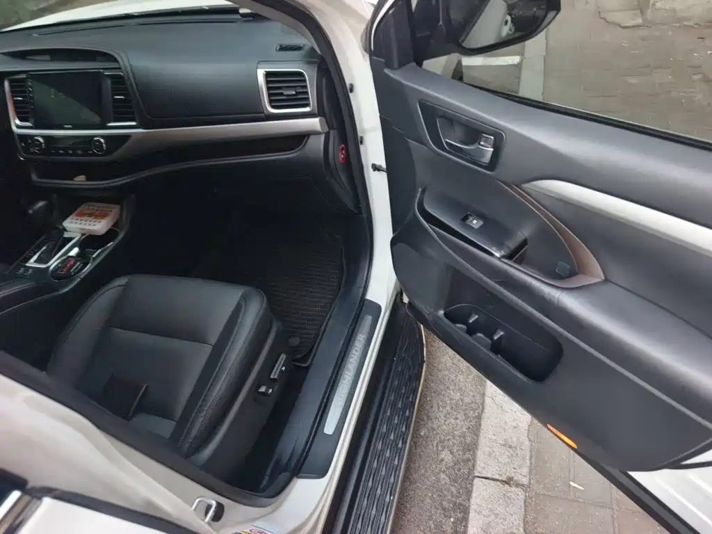 Toyota Highlander — фото 20