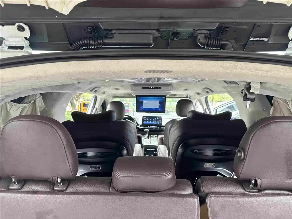 Toyota Sienna — фото 24