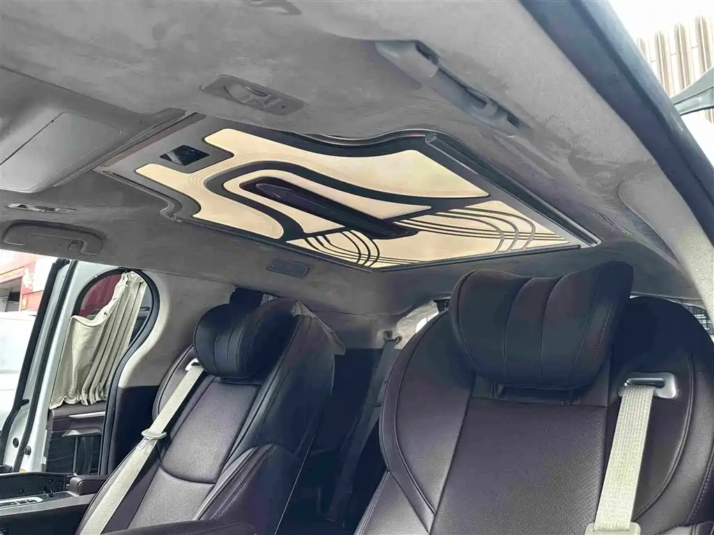 Toyota Sienna — фото 30