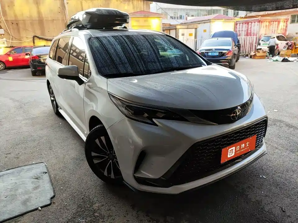 Toyota Granvia — фото 2