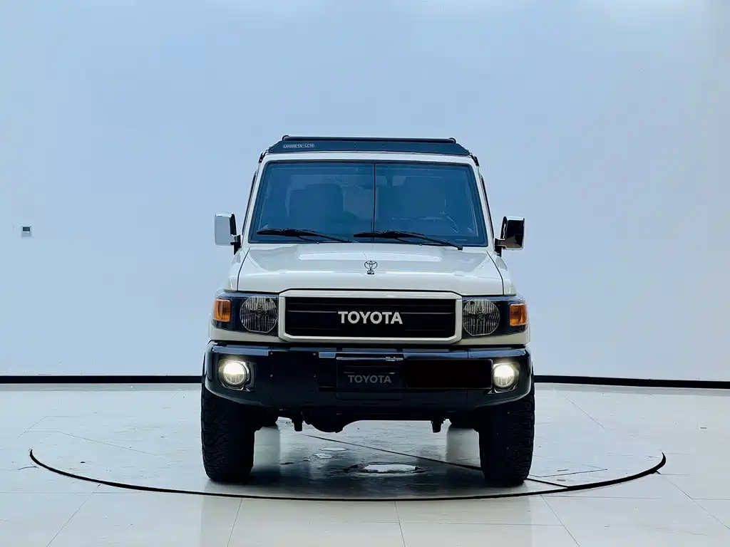 Toyota Land Cruiser — фото 2