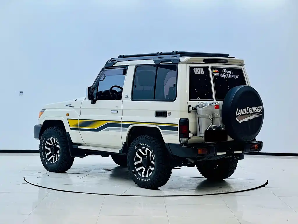 Toyota Land Cruiser — фото 4