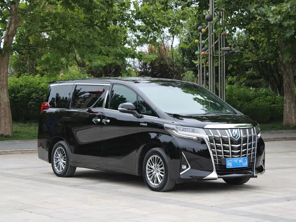 Toyota Alphard — фото 3