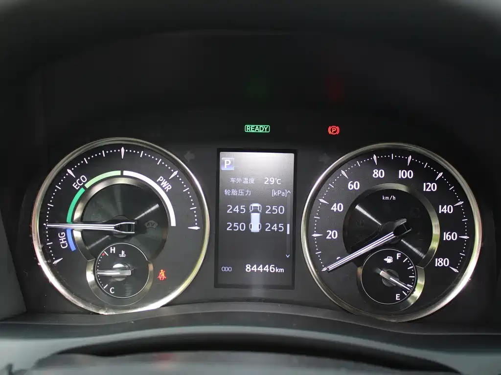 Toyota Alphard — фото 24