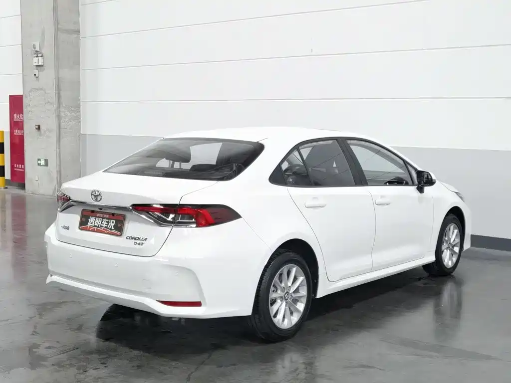 Toyota Corolla — фото 2
