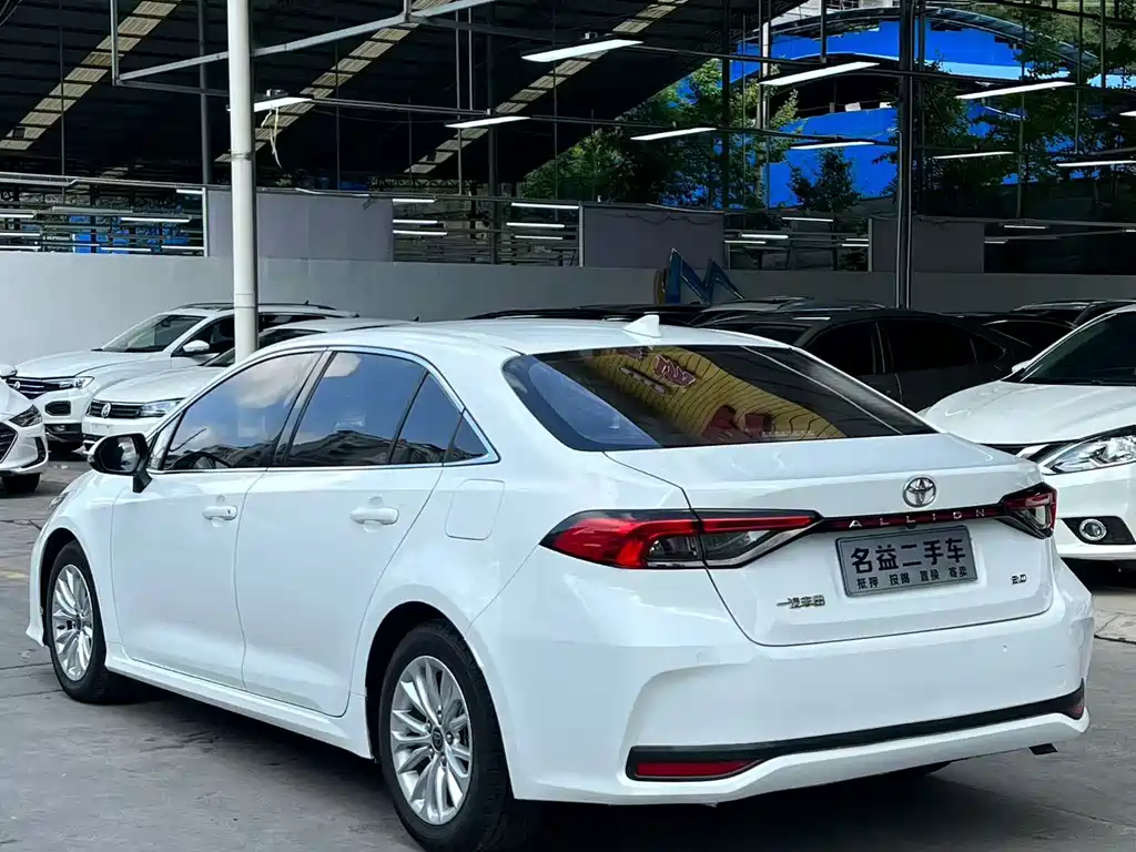 Toyota Allion — фото 6