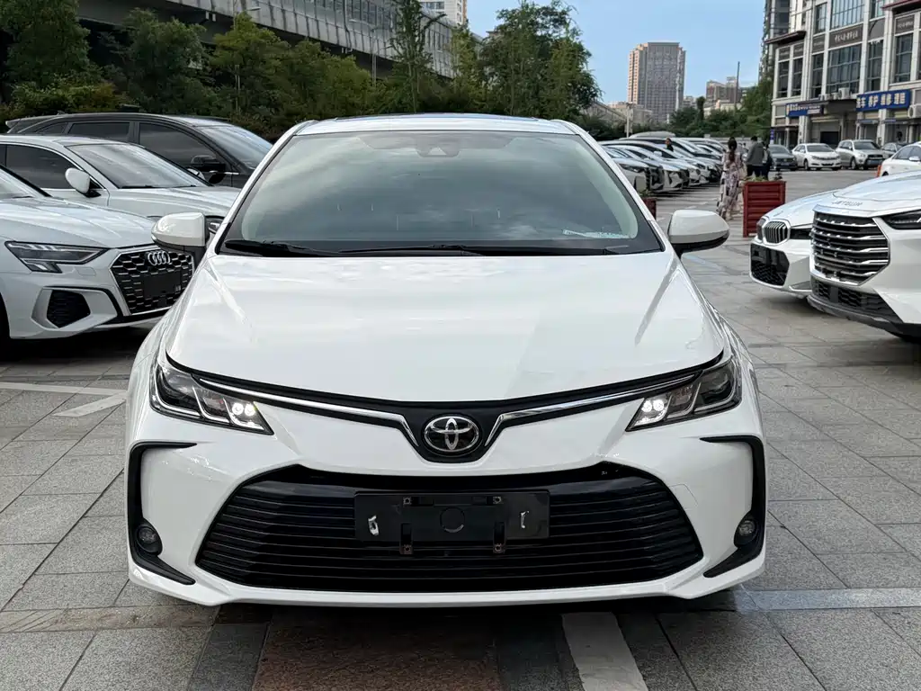 Toyota Corolla — фото 2