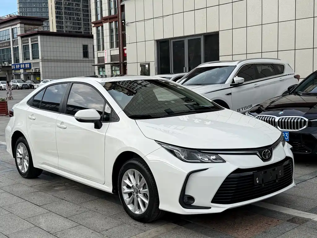 Toyota Corolla — фото 3