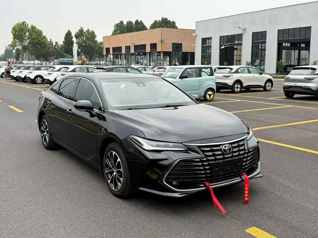 Toyota Avalon — фото 2