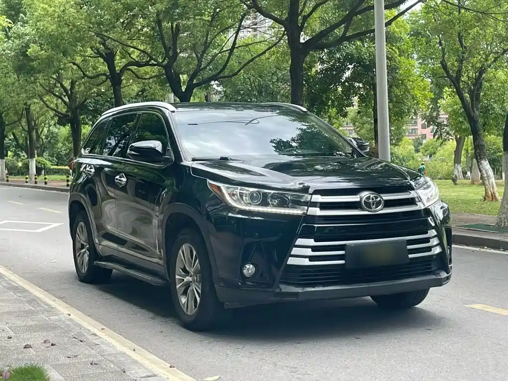 Toyota Highlander — фото 13