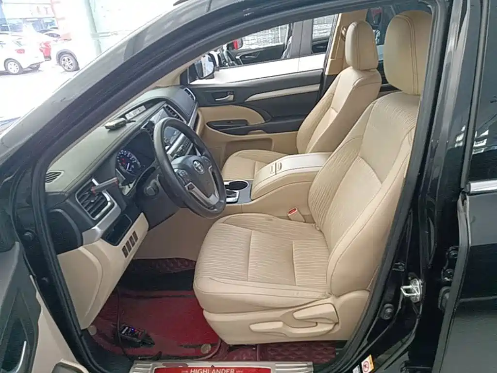 Toyota Highlander — фото 14