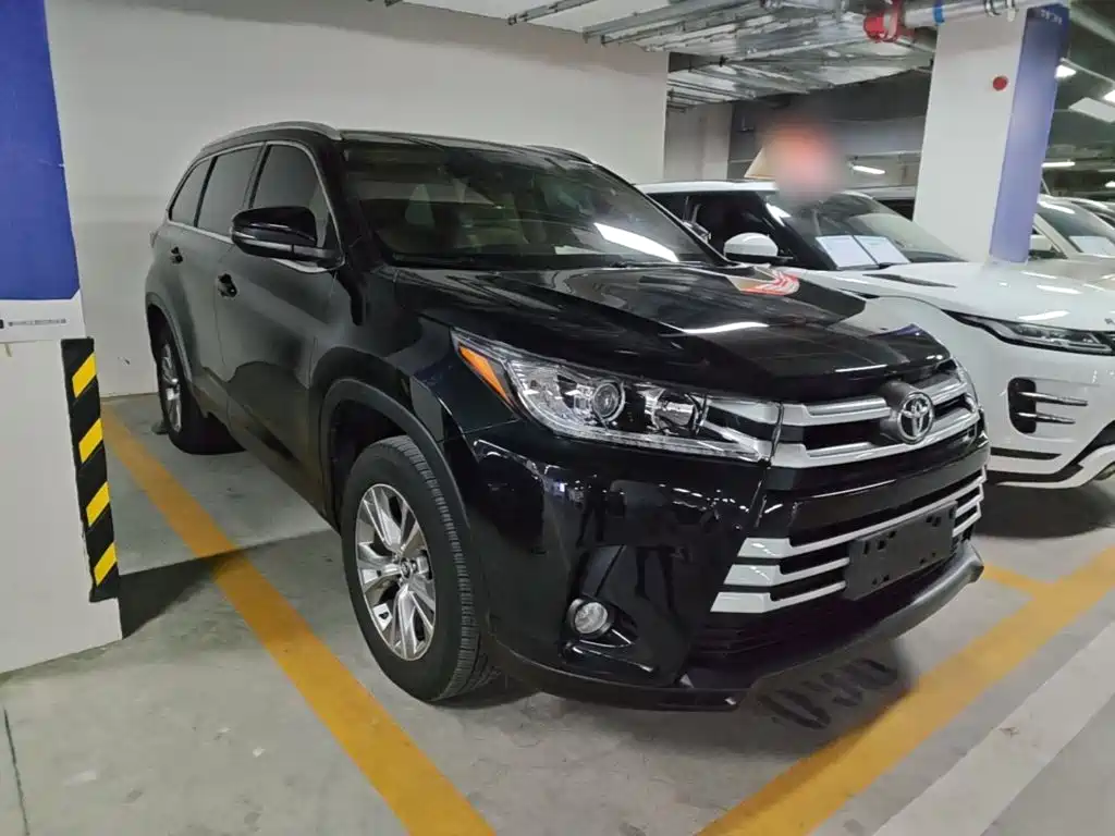 Toyota Highlander — фото 4
