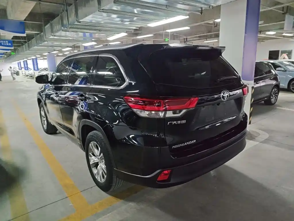 Toyota Highlander — фото 5