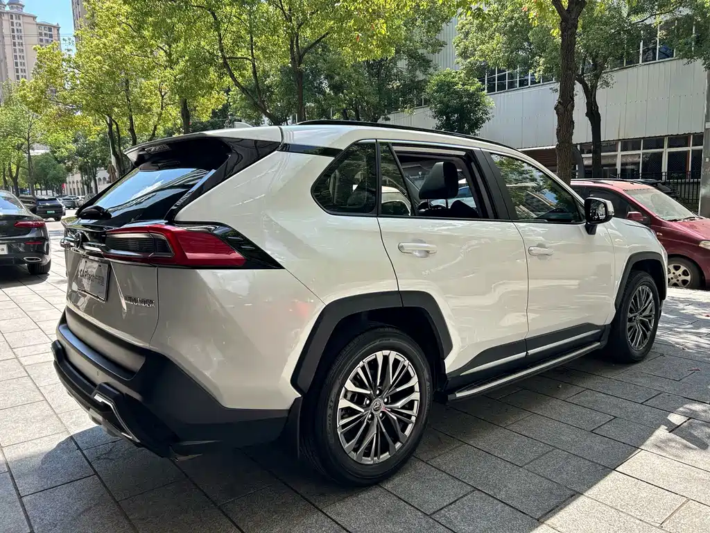 Toyota Wildlander — фото 14