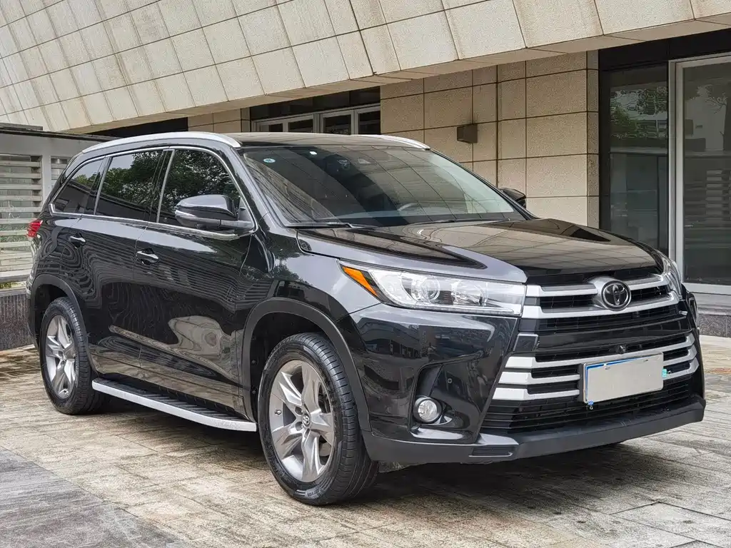 Toyota Highlander — фото 3