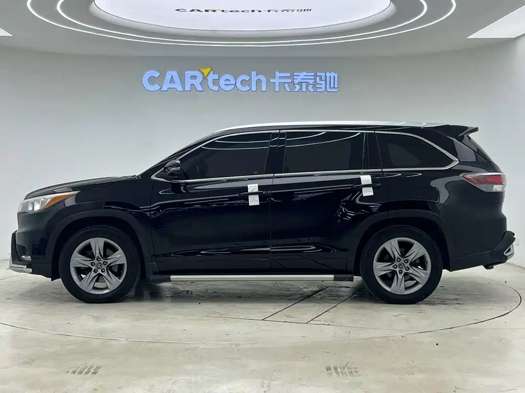 Toyota Highlander — фото 5
