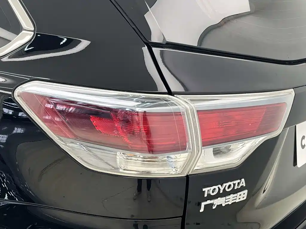 Toyota Highlander — фото 7