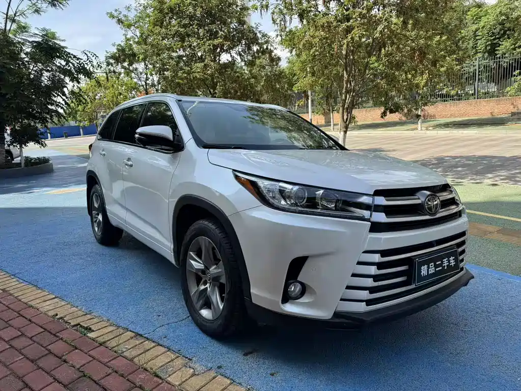 Toyota Highlander — фото 3