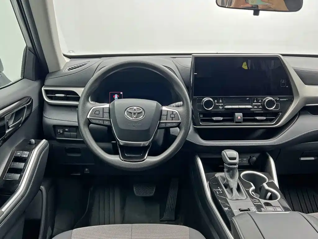 Toyota Highlander — фото 23