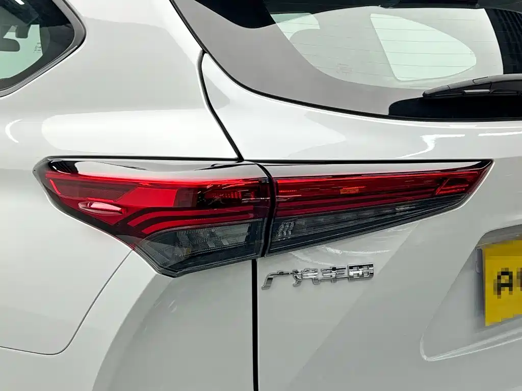 Toyota Highlander — фото 10