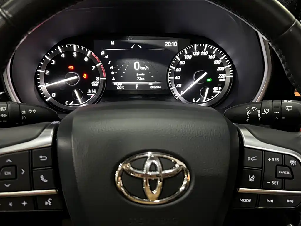 Toyota Highlander — фото 25