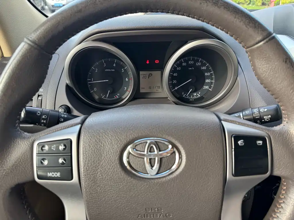 Toyota Prado (Import) — фото 9