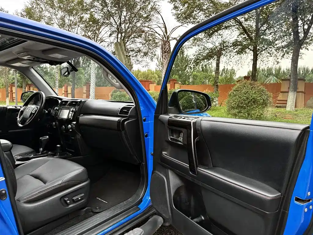 Toyota 4Runner — фото 19