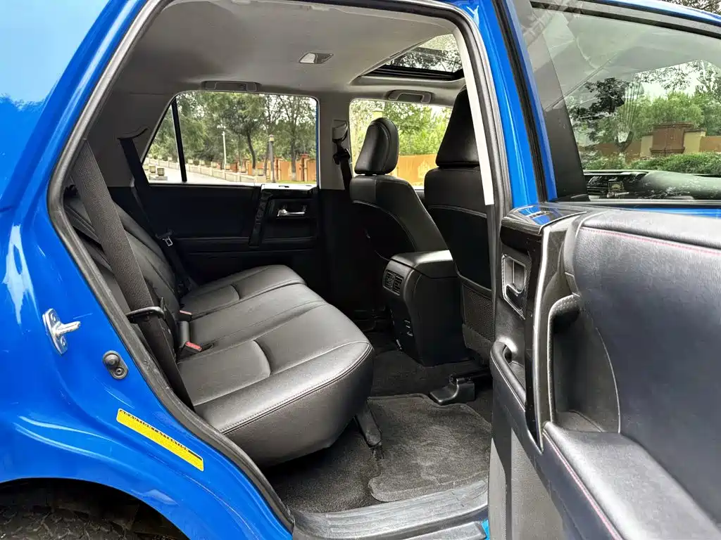 Toyota 4Runner — фото 20