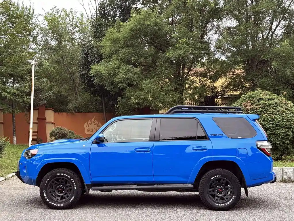 Toyota 4Runner — фото 5