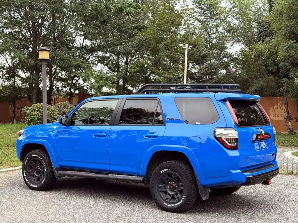 Toyota 4Runner — фото 6