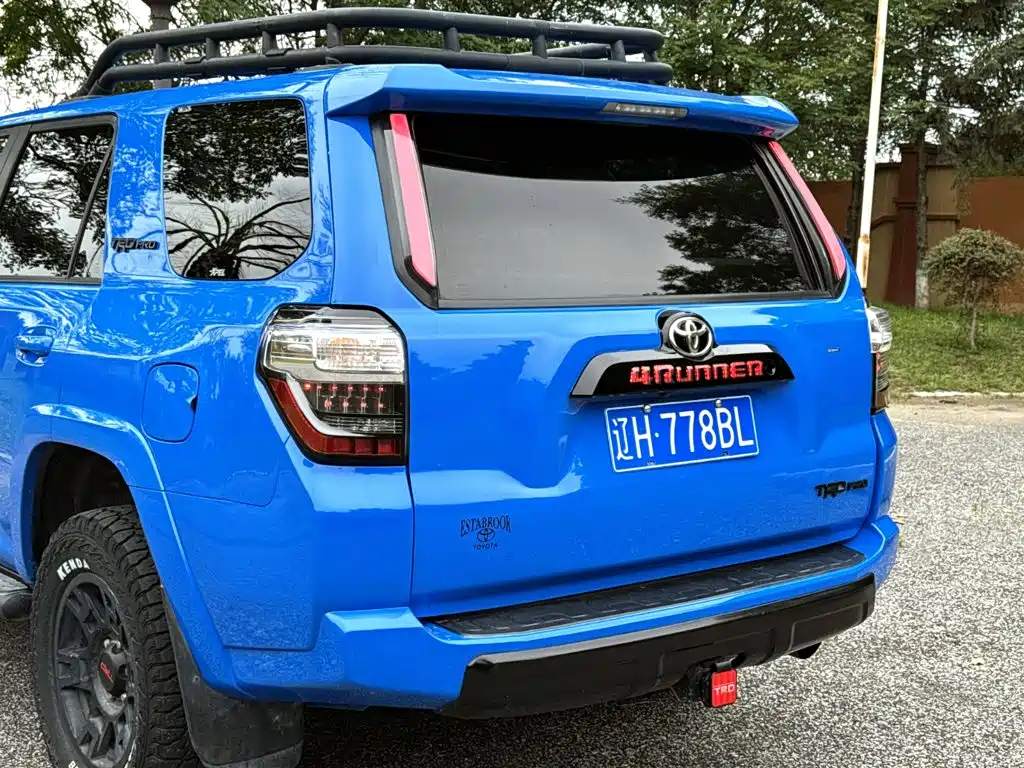 Toyota 4Runner — фото 7