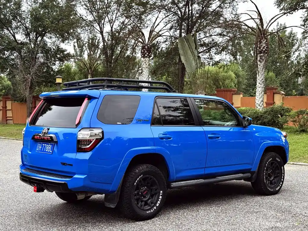 Toyota 4Runner — фото 8