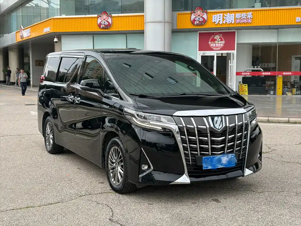 Toyota Alphard — фото 3