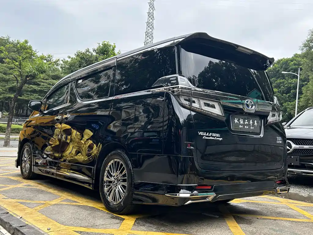 Toyota Vellfire — фото 5