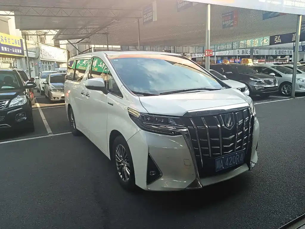 Toyota Alphard — фото 3