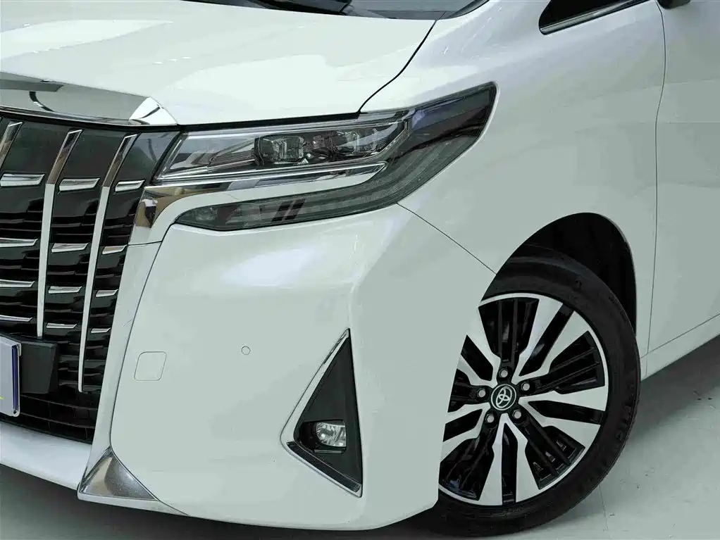 Toyota Alphard — фото 20