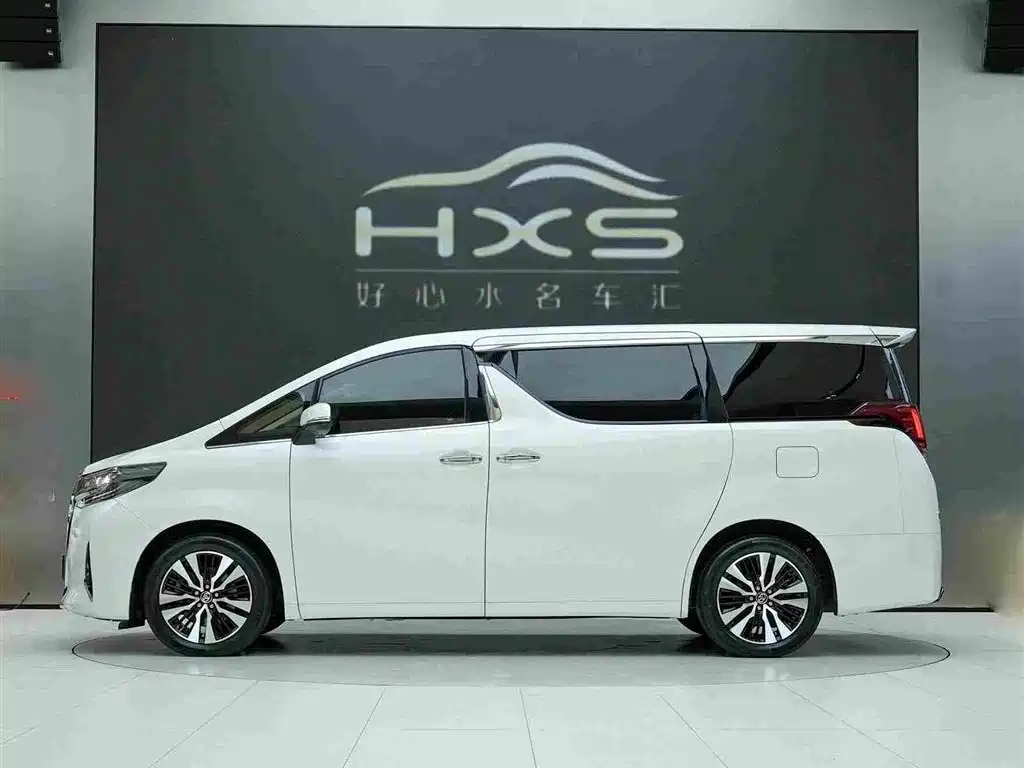 Toyota Alphard — фото 3