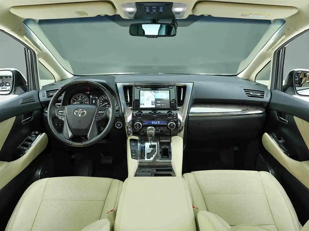 Toyota Alphard — фото 6