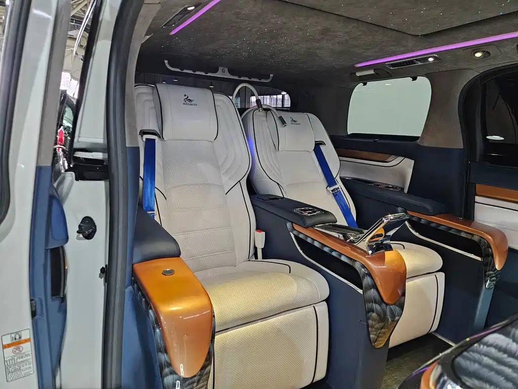 Toyota Alphard — фото 17