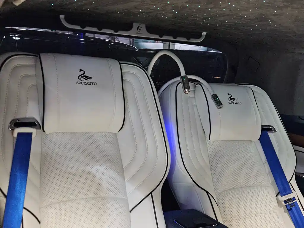Toyota Alphard — фото 19