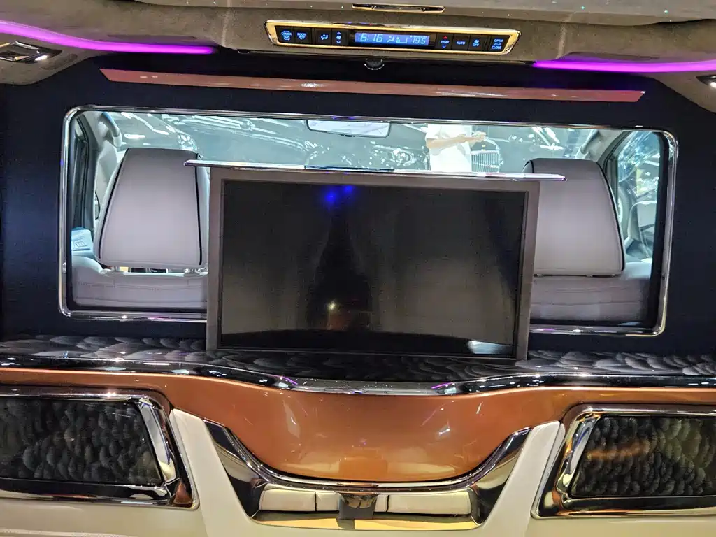 Toyota Alphard — фото 22