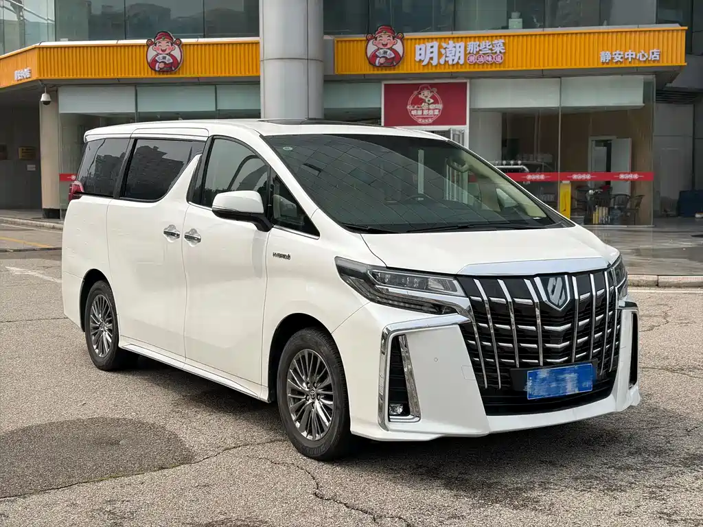 Toyota Alphard — фото 3