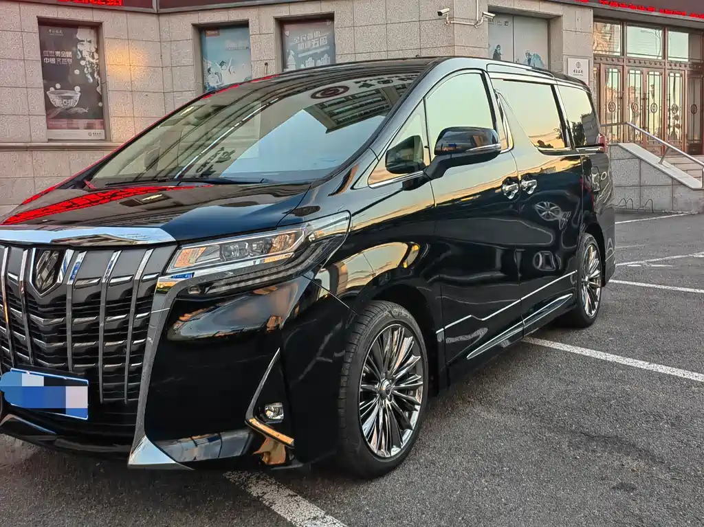 Toyota Alphard — фото 4