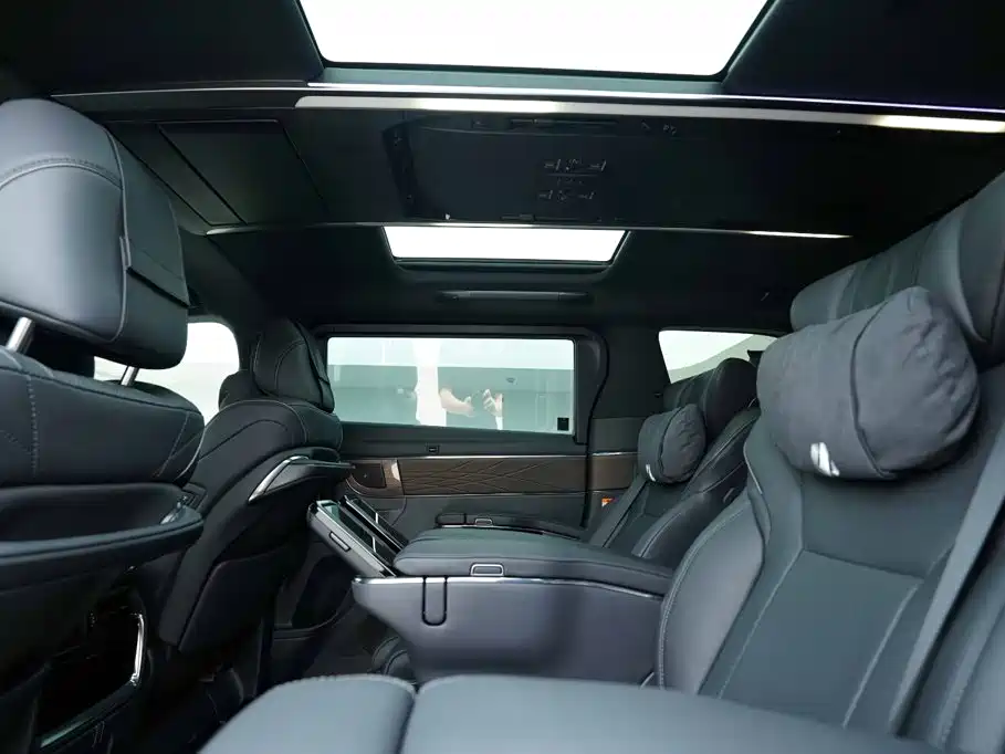 Toyota Alphard — фото 20