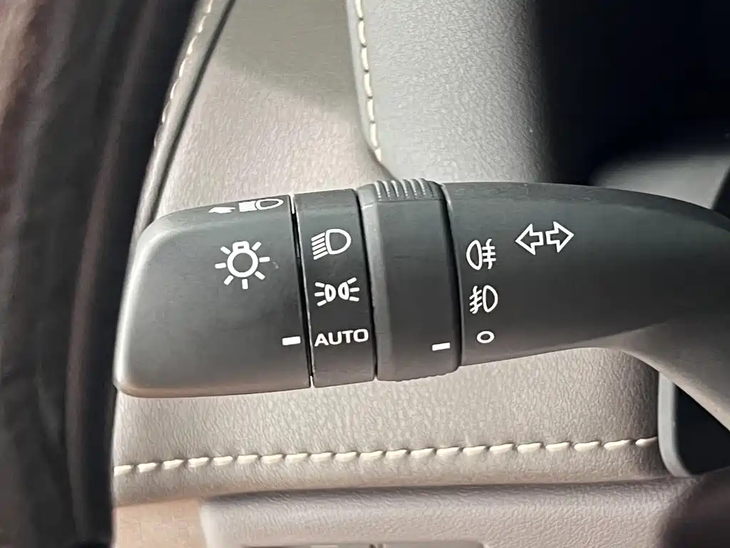 Toyota Alphard — фото 18