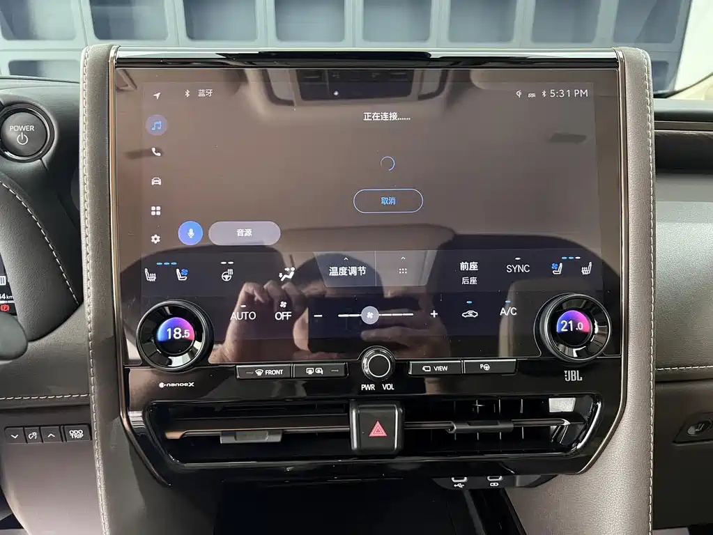 Toyota Alphard — фото 20