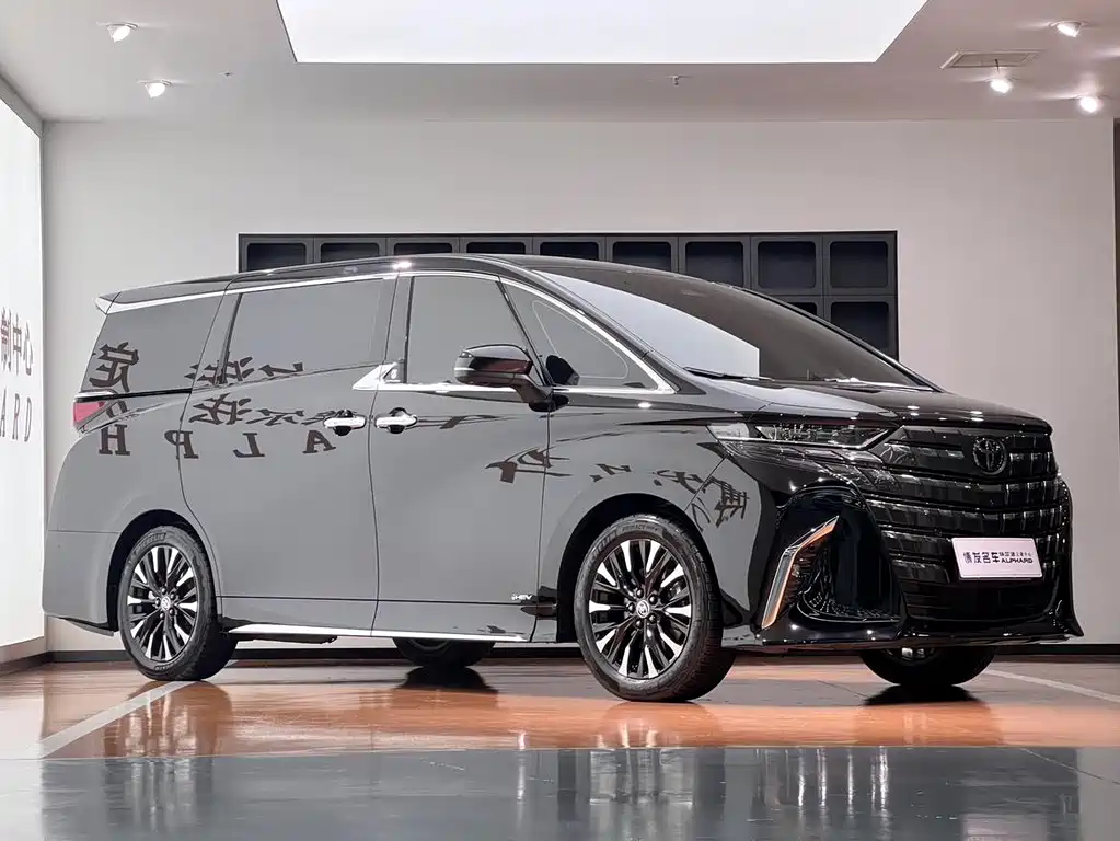 Toyota Alphard — фото 3